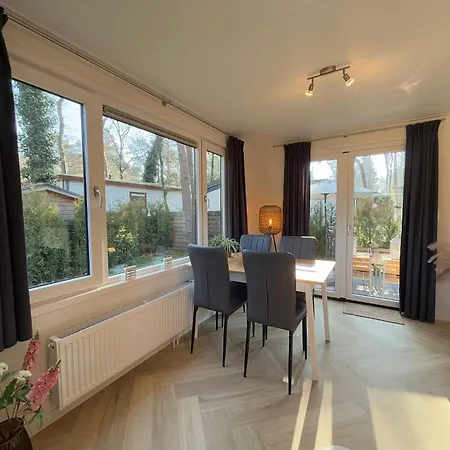 Veluwe Homes - With Community Swimming Pool, Bar, Restaurant, Bowling And Supermarket Facilities In The Veluwe National Park * Hoenderloo