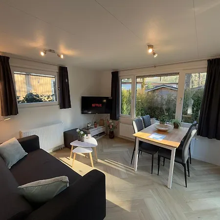 Veluwe Homes - With Community Swimming Pool, Bar, Restaurant, Bowling And Supermarket Facilities In The Veluwe National Park Lägenhet *